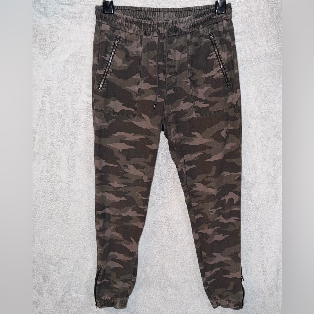 Athleta Pants Women's 6 Green Camo Farallon Joggers Zip Hems Pockets Cotton